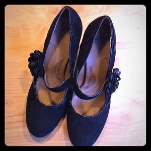 Sofft black suede heels